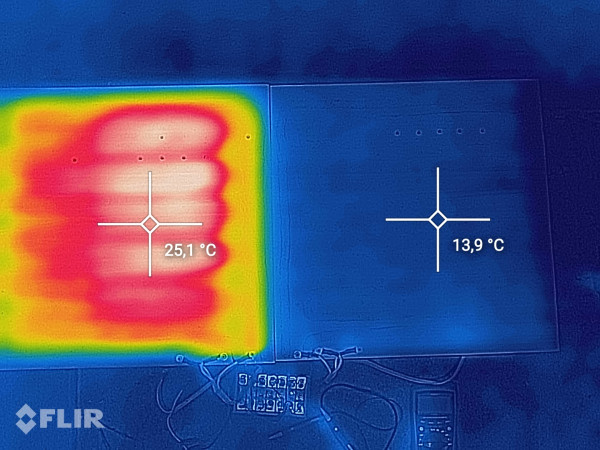 FLIR-zapnutá a vypnutý deska po cca 30 minutách provozu